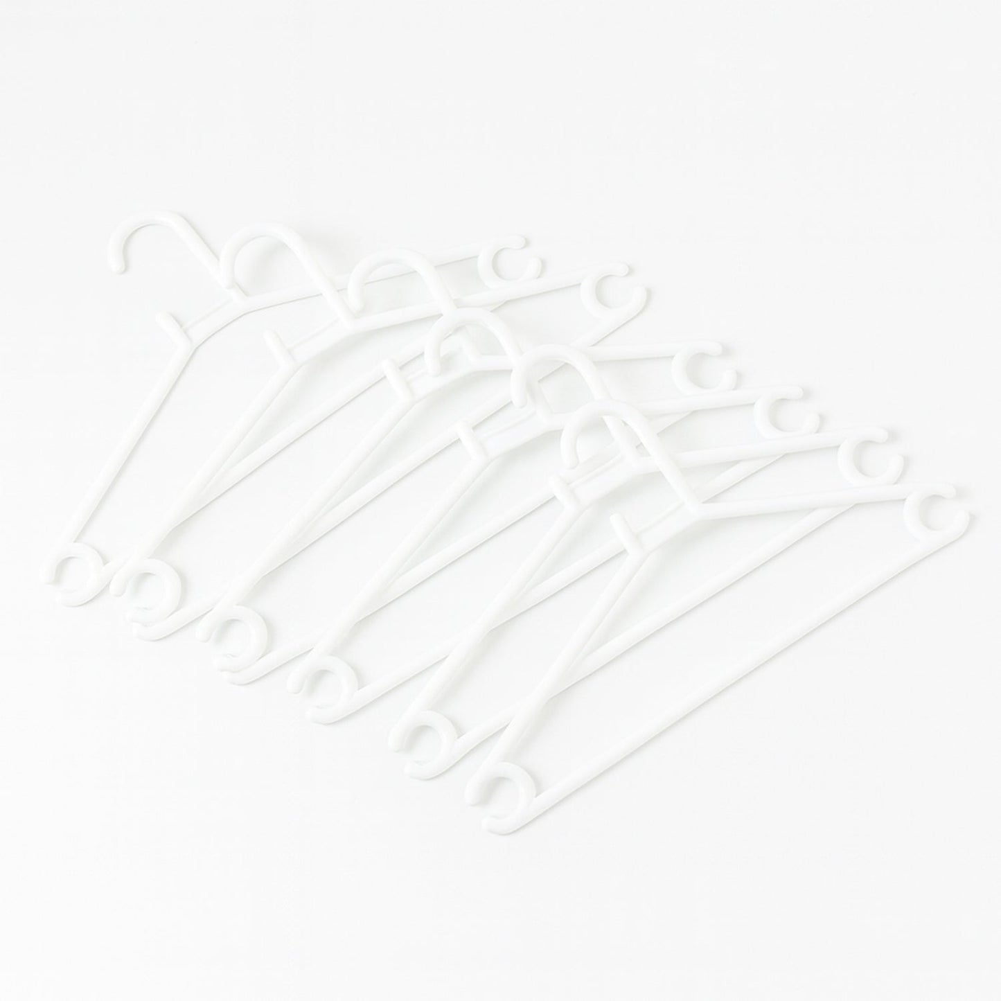 Plastic Clothes Hangers – Set of 6