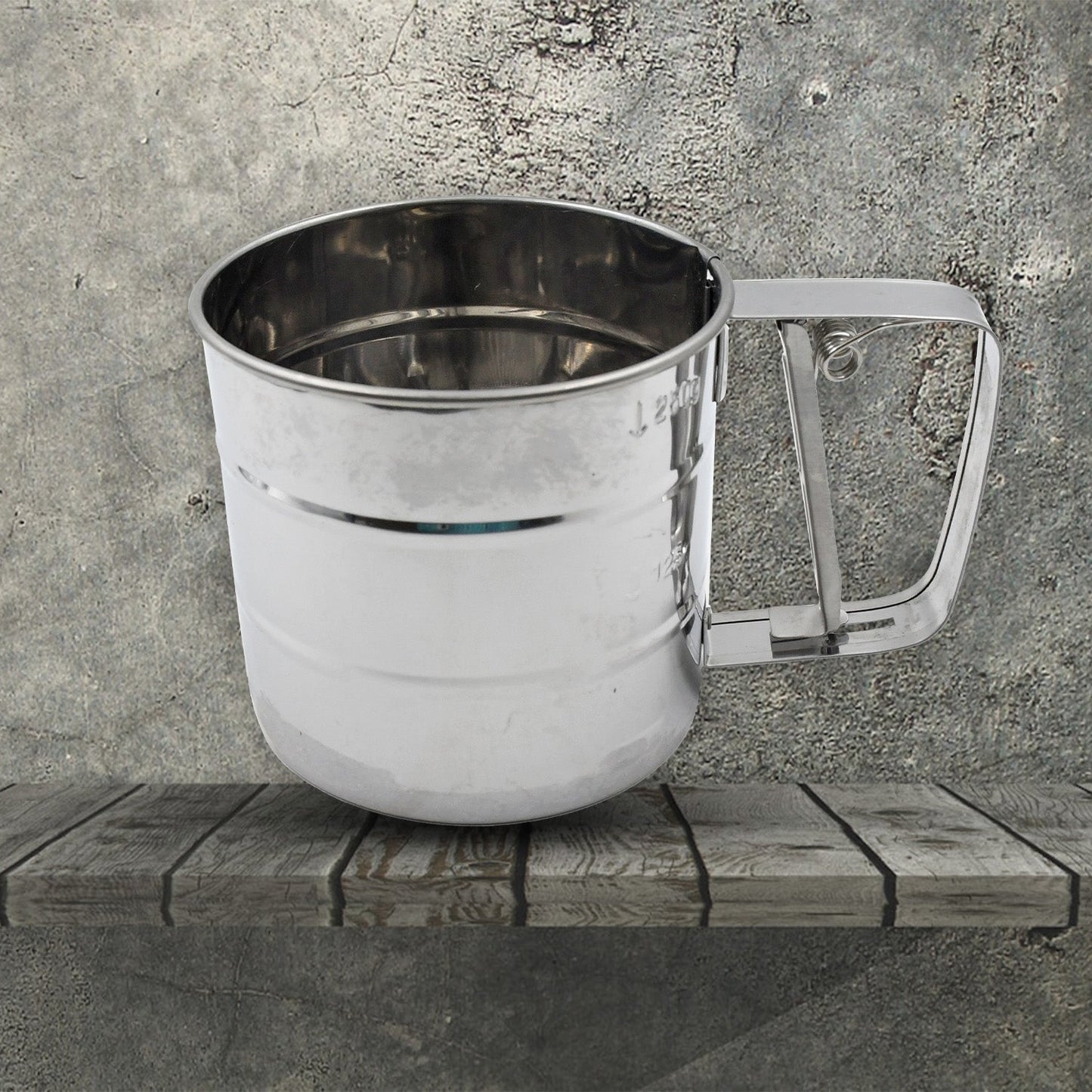 Stainless Steel Flour Sifter – Handheld Baking Sieve with Measuring Scale