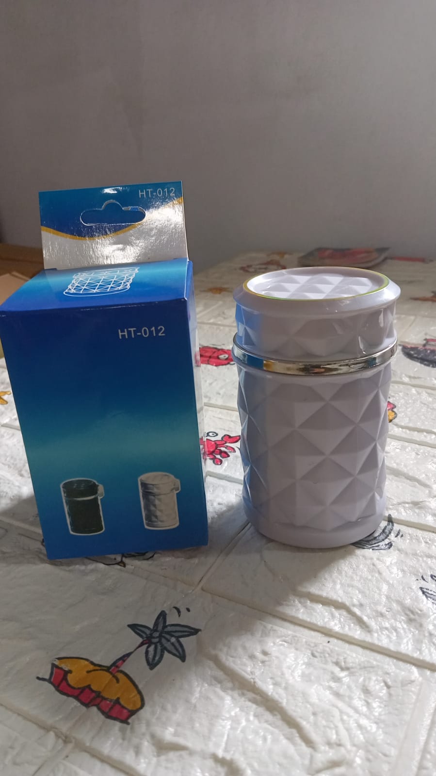 Car Cupholder LED Ashtray – Portable with Blue Light, Lid & Waste Bin, Cigarette Ashtray