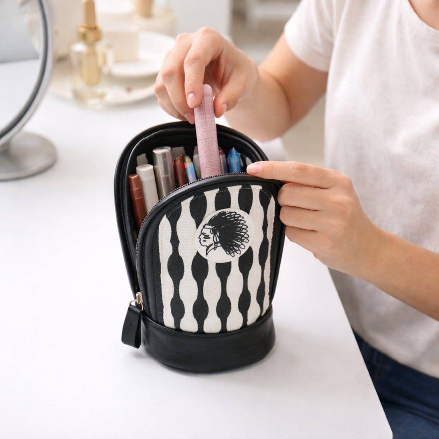Stylish Hard Base Zipper Pencil Pouch (1 Pc)