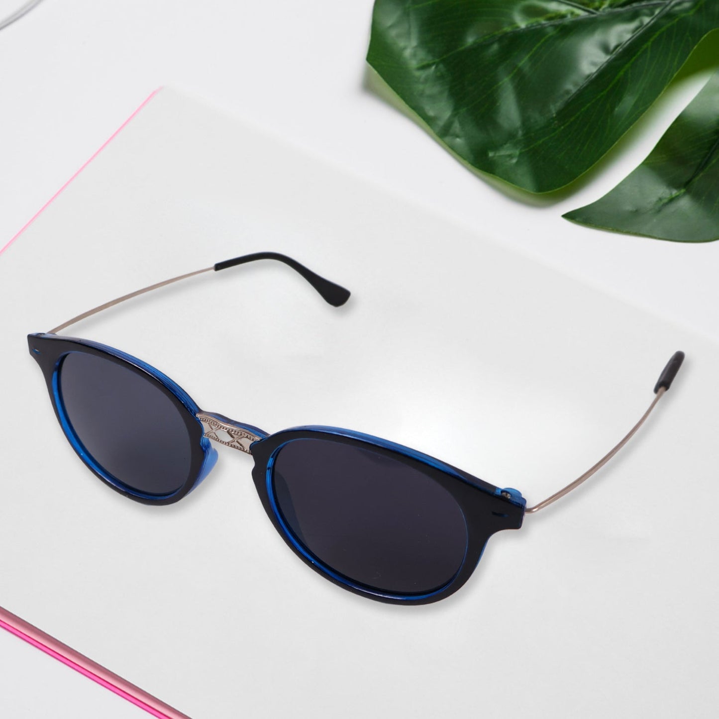 Blue UV Protected Round Sunglasses, classic Sunglasses for Men & Women, Lightweight