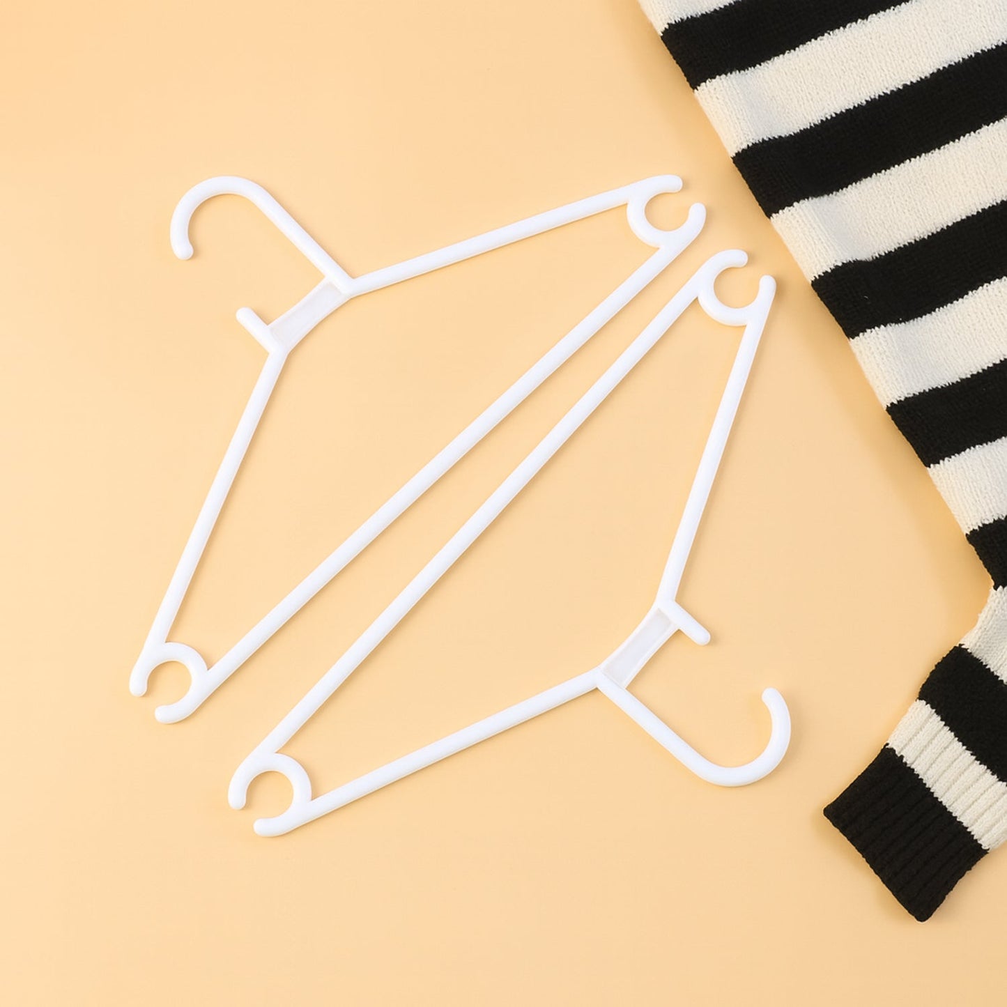 Plastic Clothes Hangers â€“ Set of 6