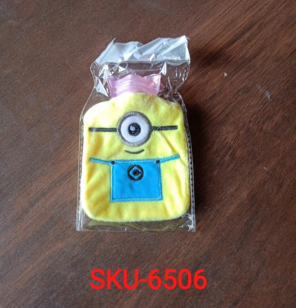 Minions Small Hot Water Bag – Pain Relief for Neck, Shoulder, Hands & Feet (1 Pc)