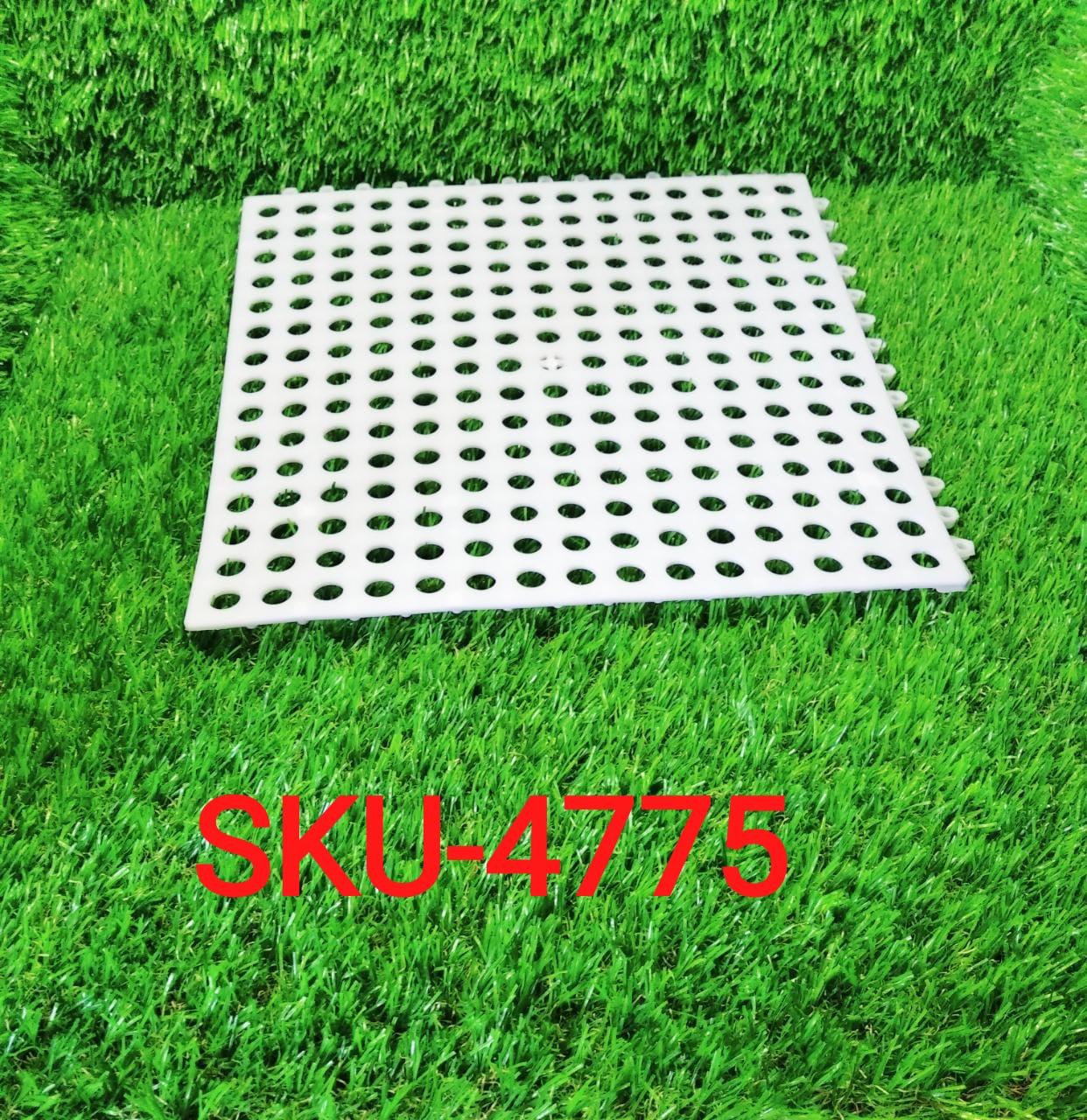 Bath Anti Slip Mat Used while bathing and toilet purposes to avoid slippery floor surfaces. (26x26 Cm)