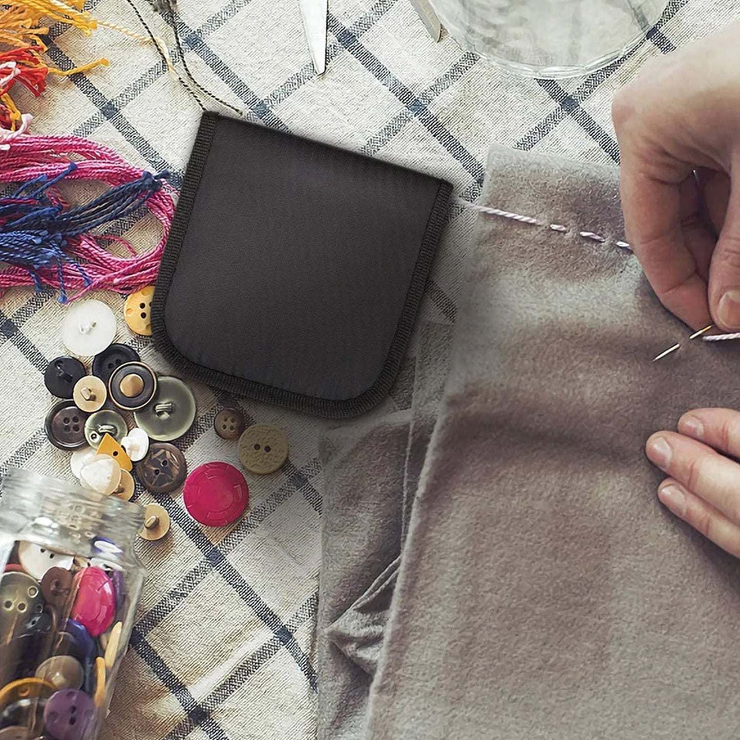 33Pc Purse Sewing Set For Carrying Various Sewing Items And Stuffs In It.
